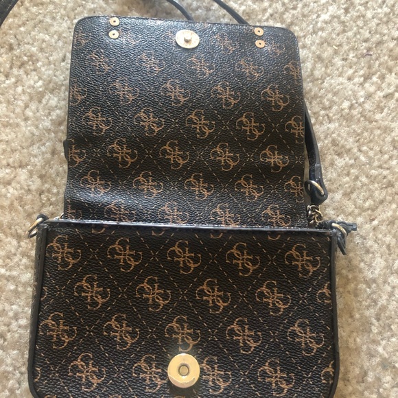 Guess leather purse/clutch - Picture 7 of 8